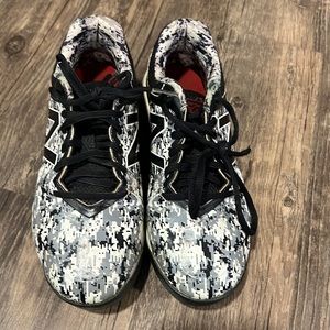 Boys size 3 1/2 new balance, baseball cleats